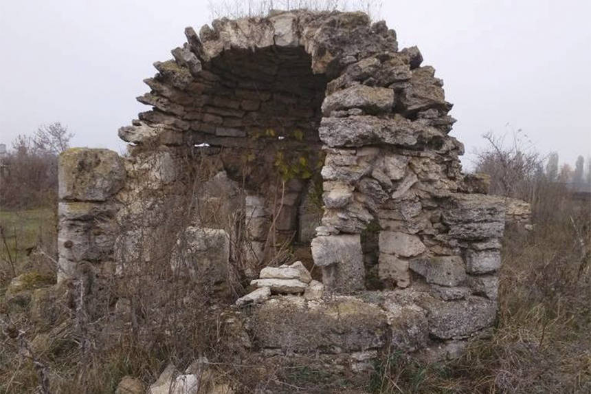 Новини Вінниці / Залишки кам’яної споруди на Вінниччині можуть бути мавзолеєм «золотоординського періоду» (ФОТО)