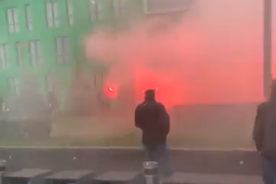 Новини Вінниці / «Рошен» у диму: у Вінниці близько сотні активістів із фаєрами провели «марш проти олігархів» (ВІДЕО)