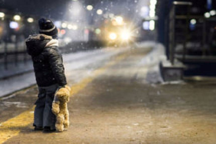 Новини Вінниці / Семирічний хлопчик серед ночі «гуляв» біля вокзалу у Жмеринці, поки вдома у селі його шукали рідні