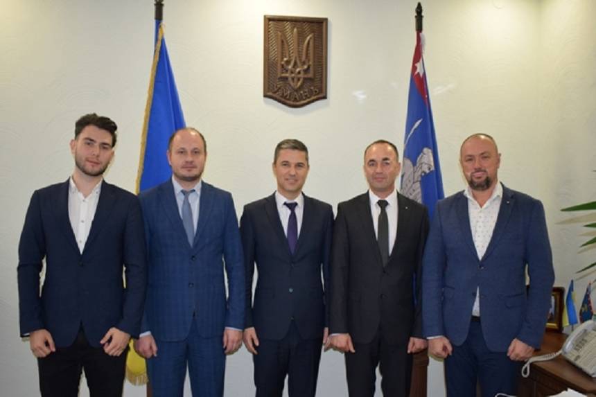 Новини Вінниці / Вінничани та черкащани підписали меморандум співробітництва, з містом Умань вирішила «дружити» не одна, а дві територіальні громади