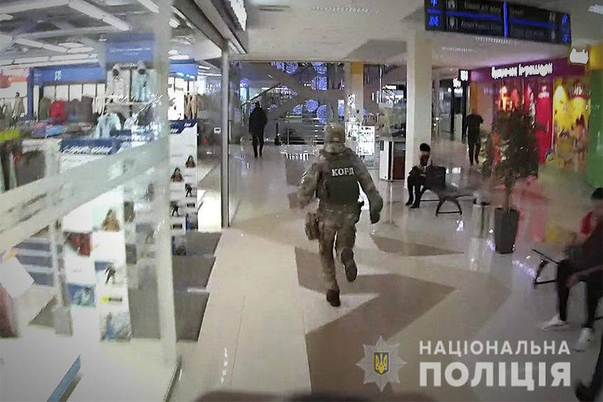 Новини Вінниці / Вінницька поліція оприлюднила запис затримання підозрюваного у вимаганні (ВІДЕО)