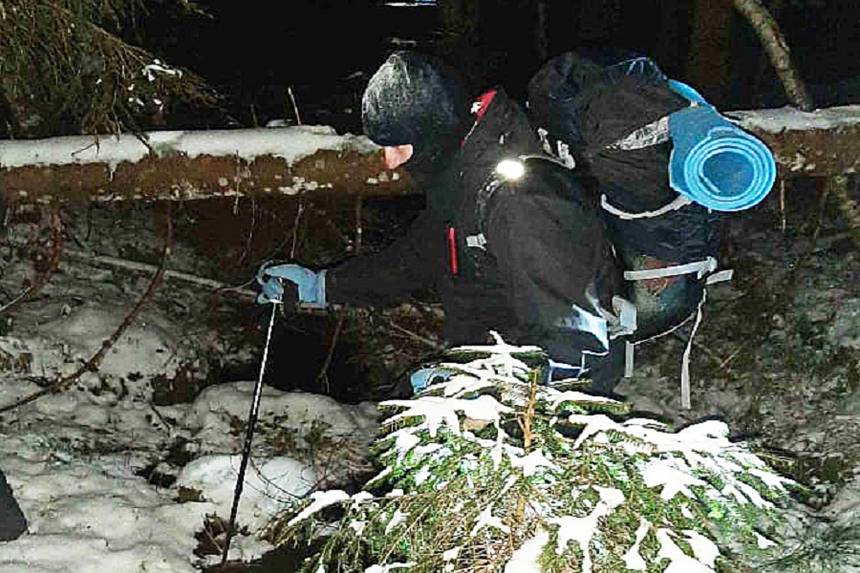 Новини Вінниці / Майже шість годин у Карпатах шукали двох туристів з Вінниці: чоловіки заблукали через погану видимість (ФОТО)