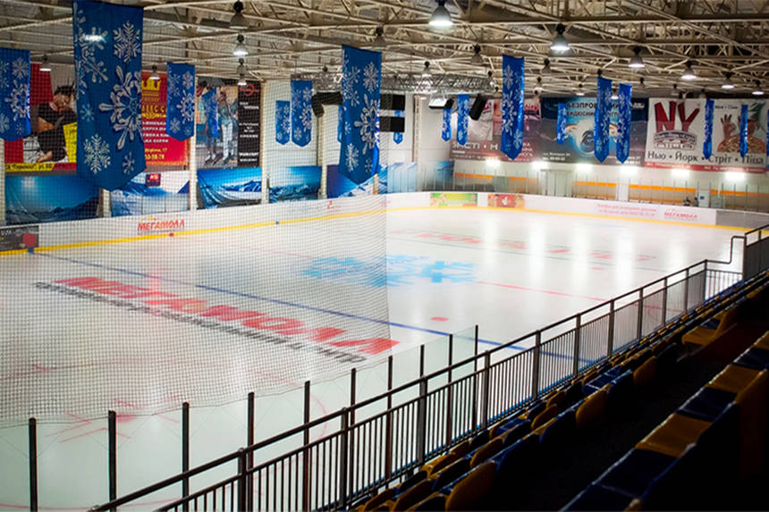 Льодові пристрасті по-вінницькі: мерія відмовила у придбанні ковзанки, а її «лобісти» нарікають на тривалу реконструкцію спорткомплексу на Янгеля / Новости Винницы и области / Інформаційний портал На Париже Новини Вінниці / Льодові пристрасті по-вінницькі: мерія відмовила у придбанні ковзанки, а її «лобісти» нарікають на тривалу реконструкцію спорткомплексу на Янгеля