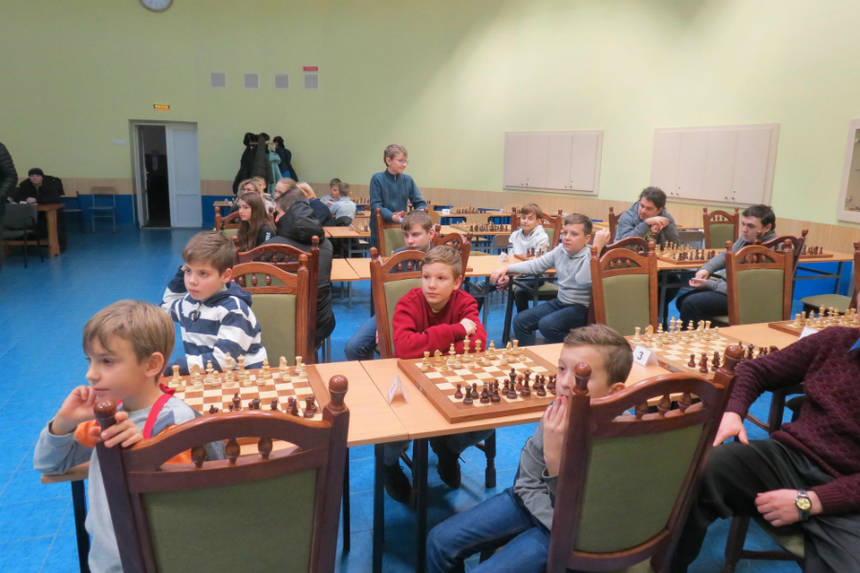 Новини Вінниці / У Вінниці завершилась шахова «Формула-1». Діти знову «побили» дорослих (ФОТО)