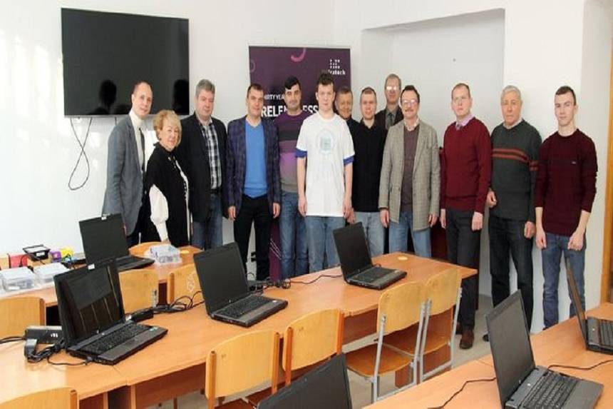 Новини Вінниці / Рекрутери з Miratech передали ВНТУ високотехнологічне обладнання для підготовки студентів