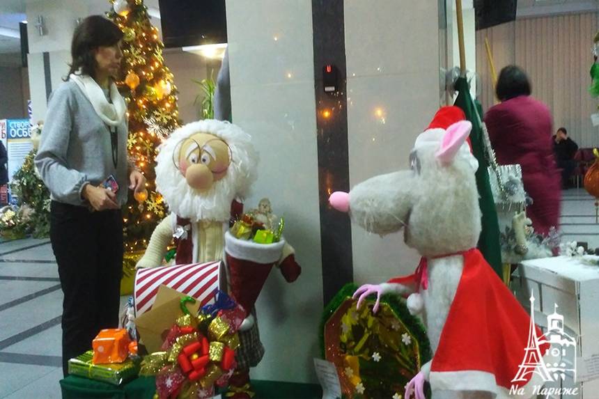 Новини Вінниці / У холі Вінницької міськради відкрилася новорічна виставка (ФОТО)