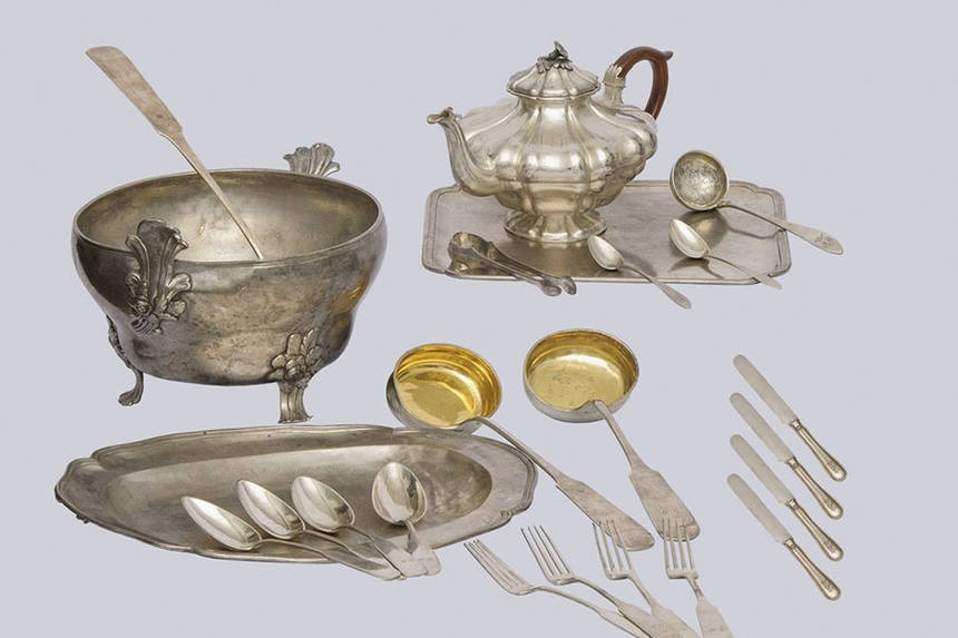 Новини Вінниці / У Вінниці демонструють скарб столового срібла, знайдений під час будівництва у центрі міста