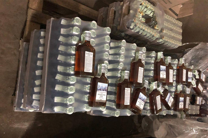 Новини Вінниці / У Вінниці силовики «накрили» підпільний склад алкоголю (ФОТО)