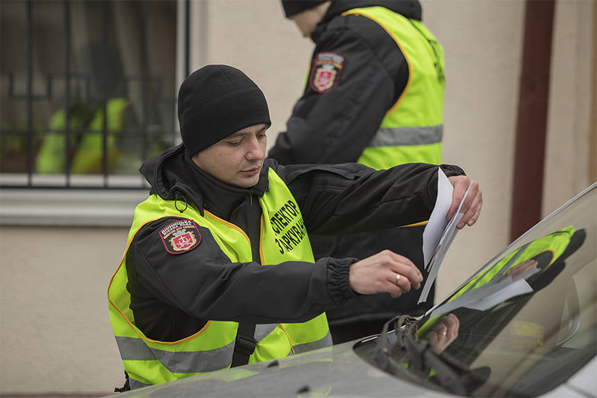 Новини Вінниці / Вінницькі інспектори з паркування чекають від МВС доступу до ЄДРВТС для накладання штрафів