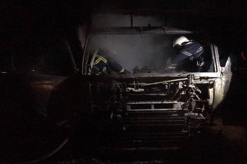 Новини Вінниці / Вранці під Ладижином на Вінниччині згоріла вантажівка (ФОТО)