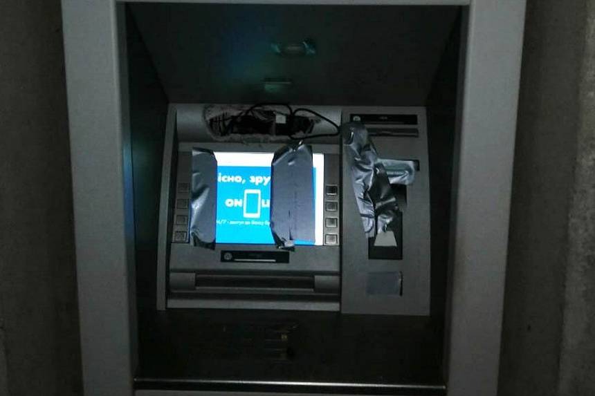 Новини Вінниці / У Жмеринці на Вінниччині затримали двох львів’ян: хотіли «хакнути» банкомат