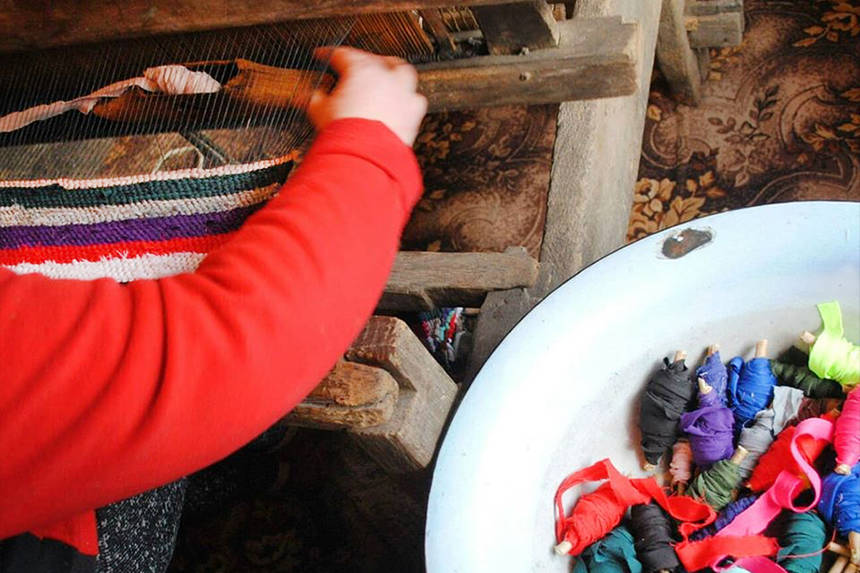 Новини Вінниці / HandMade по-вінницьки. Місцеві майстри створюватимуть зі старого одягу яскраві килимки