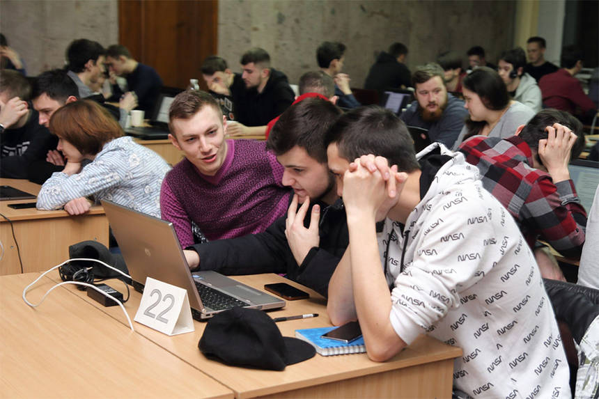 Новини Вінниці / Вінницькі студенти під час хакатону спробували вирішити завдання Google