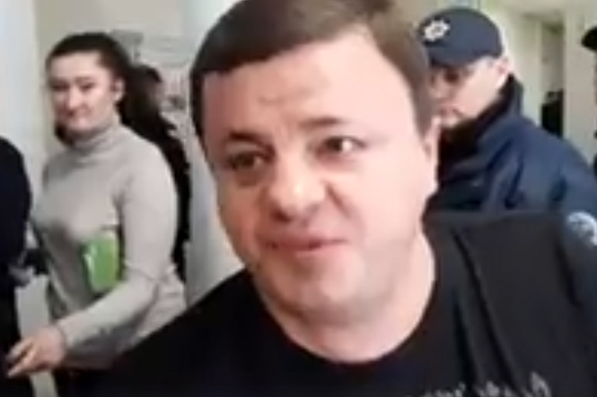 Новини Вінниці /  Вінницький апеляційний суд випустив під домашній арешт депутата, затриманого після бійки у Жмеринці (ВІДЕО)