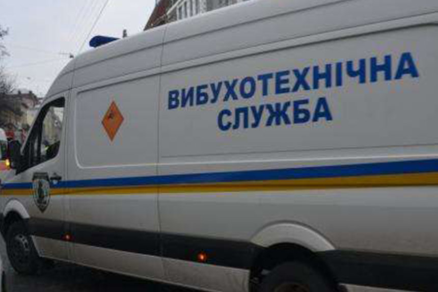 Новини Вінниці / У Вінниці вибухівку шукають у приміщенні міського суду