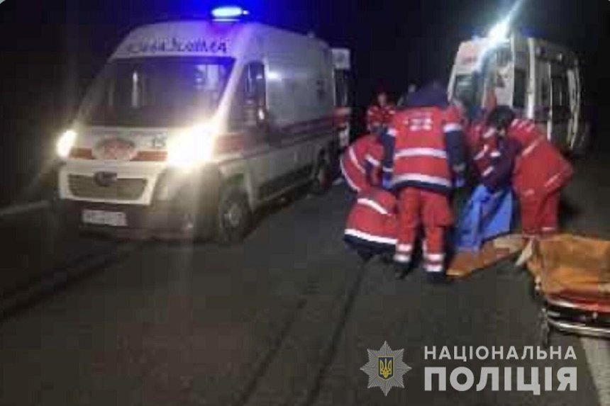 Біля Вінниці жінка загинула під колесами невідомого автомобіля: водій втік / Новости Винницы и области / Інформаційний портал На Париже Новини Вінниці / Біля Вінниці жінка загинула під колесами невідомого автомобіля: водій втік