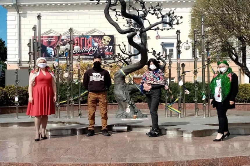 Новини Вінниці / «Великдень для Героїв»: вінничани долучились до Всеукраїнської акції пам‘яті (ВІДЕО)