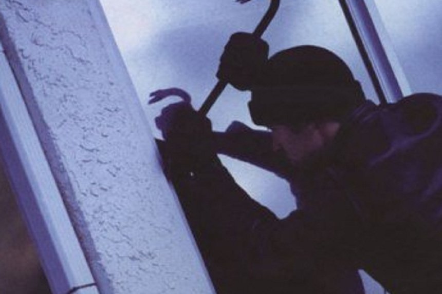 Новини Вінниці / Вінничанин обікрав будинок в Луці-Мелешківській: виніс гроші, мобільний та алкоголь