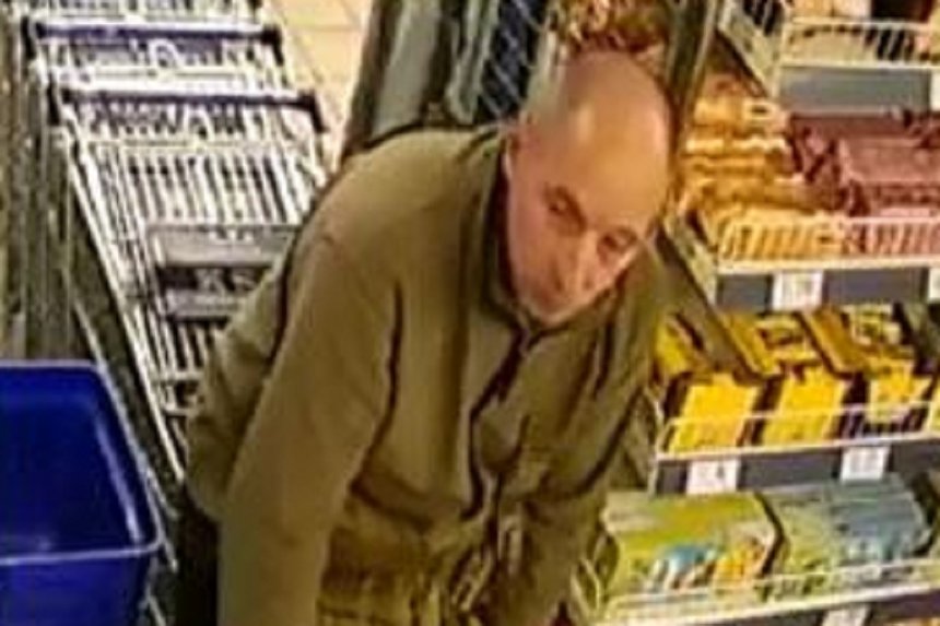 Новини Вінниці / У Вінниці шукають чоловіка, який в магазині погрожував пістолетом охоронцю 