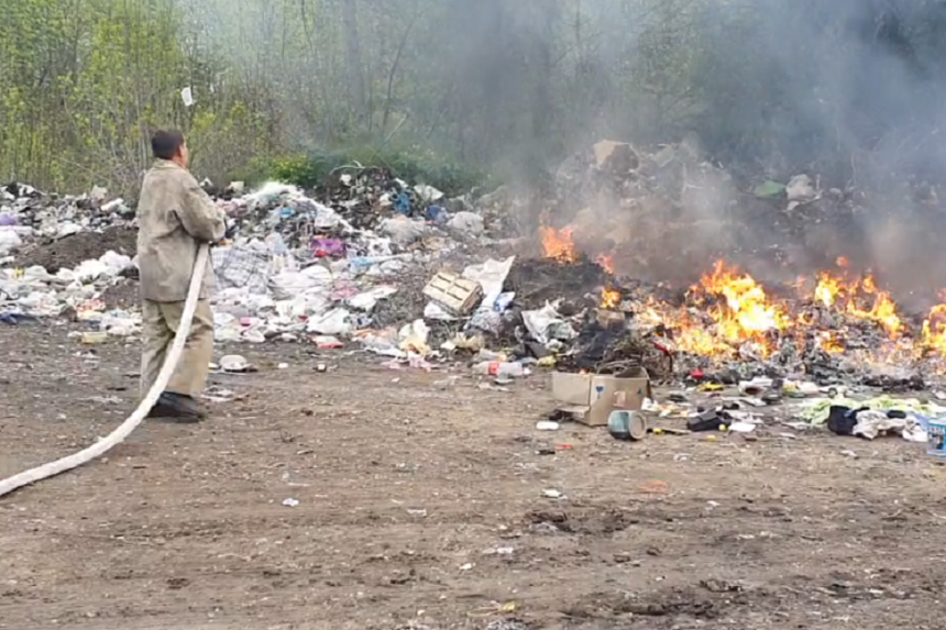 Новини Вінниці / На Вінниччині два дні гасили пожежу на сміттєзвалищі 