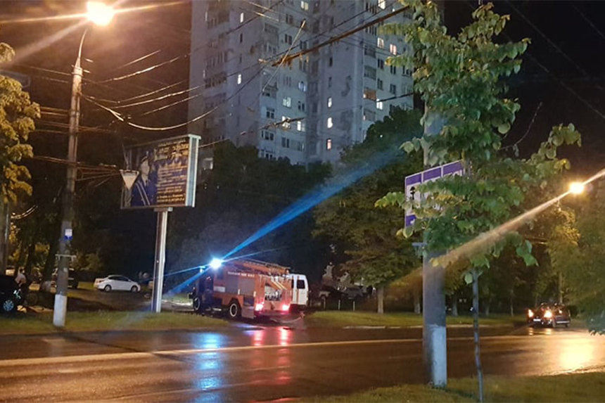Новини Вінниці / У Вінниці з задимленого «хмарочосу» евакуювали непритомного дідуся (ФОТО, ВІДЕО)