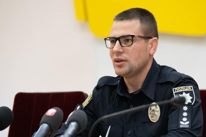 Вінницький активіст зафіксував, як порушила ПДР автівка очільника поліції / Новости Винницы и области / Інформаційний портал На Париже Новини Вінниці / Вінницький активіст зафіксував, як порушила ПДР автівка очільника поліції