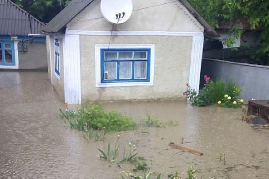 У Могилеві-Подільському на Вінниччині готуються до підтоплень: названо адреси будинків, яким першим загрожує негода / Новости Винницы и области / Інформаційний портал На Париже Новини Вінниці / У Могилеві-Подільському на Вінниччині готуються до підтоплень: названо адреси будинків, яким першим загрожує негода