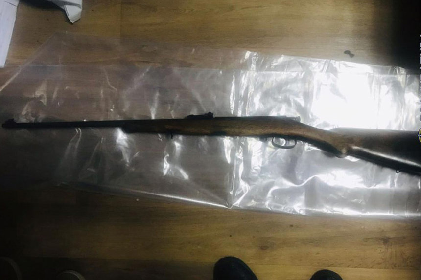 Новини Вінниці / У Вінниці затримали двох чоловіків під час спроби продати зброю