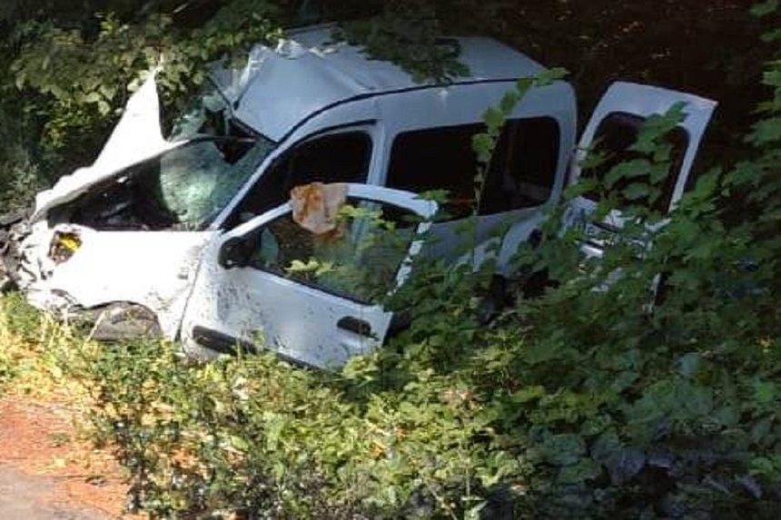 Новини Вінниці / Смертельна аварія у Немирівському районі на Вінниччині: одна людина загинула та одна важко травмована (ФОТО)