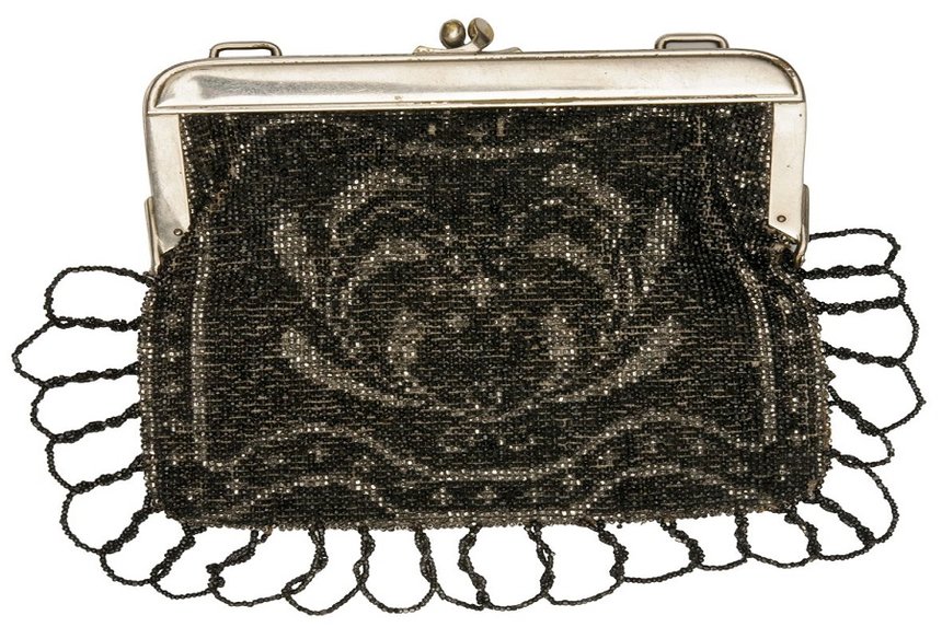 Новини Вінниці / У Вінниці презентували дві старовинні сумочки, які належали родині литовських князів 