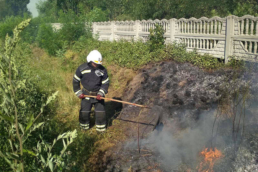 Новини Вінниці / Спекотна неділя: вінницькі рятувальники гасили полум’я у різних куточках регіону  