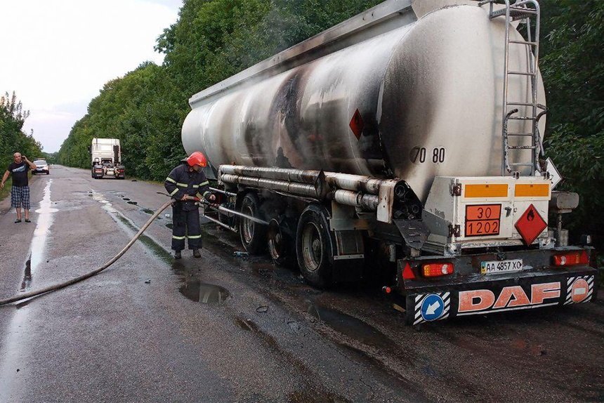 Новини Вінниці / На Вінниччині горіла автоцистерна (ВІДЕО)