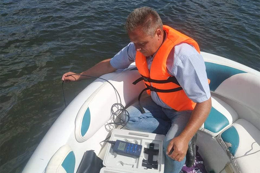 Новини Вінниці / У Південному Бузі біля села Степашки на Вінниччині екологи зафіксували викид невідомої речовини (ФОТО)