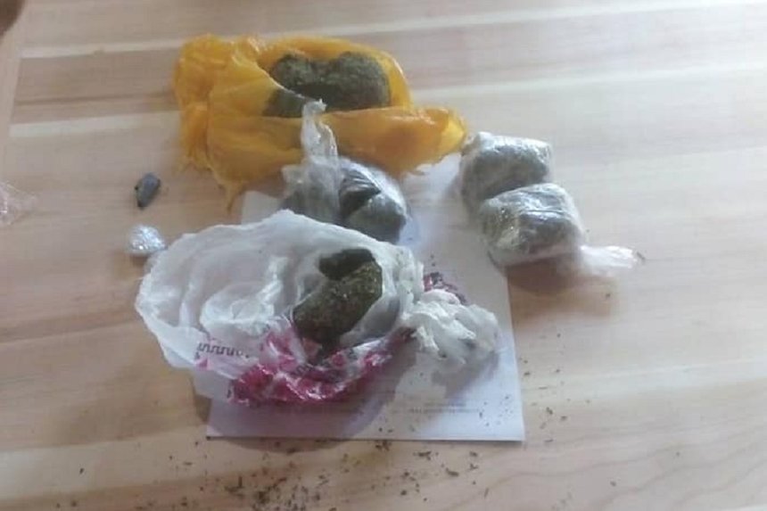 Черговий наркотичний "комплект" перекинули до Літинської виправної колонії на Вінниччині (ФОТО) / Новости Винницы и области / Інформаційний портал На Париже Новини Вінниці / Черговий наркотичний "комплект" перекинули до Літинської виправної колонії на Вінниччині (ФОТО)