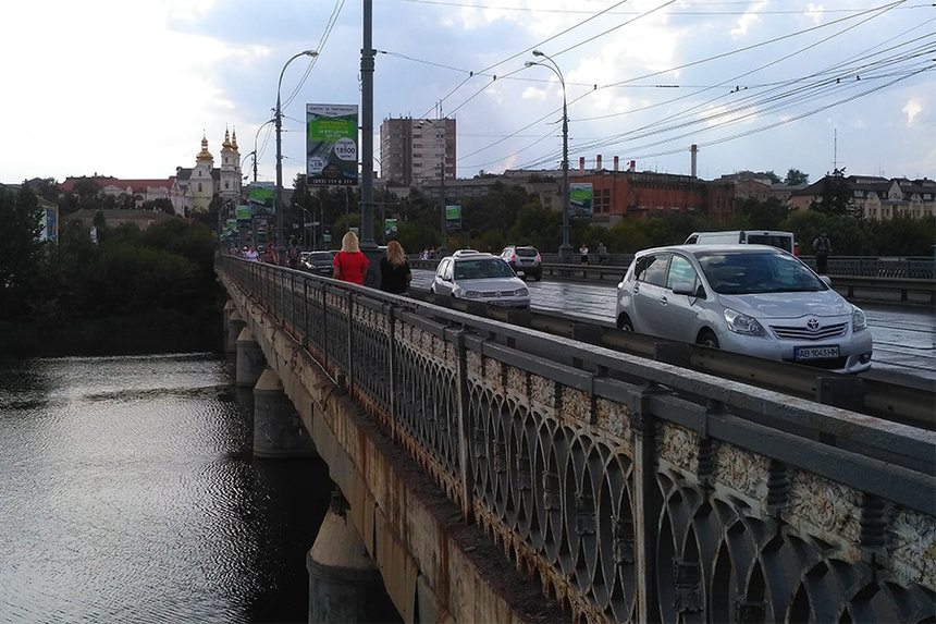 Новини Вінниці / У Вінниці вночі п’яний чоловік підлаштовувався під стрибок з мосту