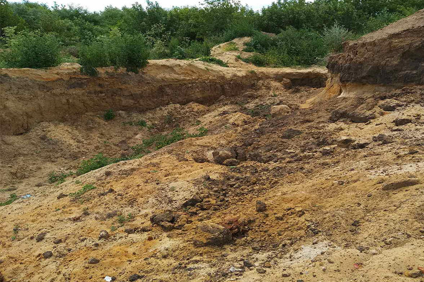 Новини Вінниці / На Вінниччині незаконно розробляли кар'єр з піском 