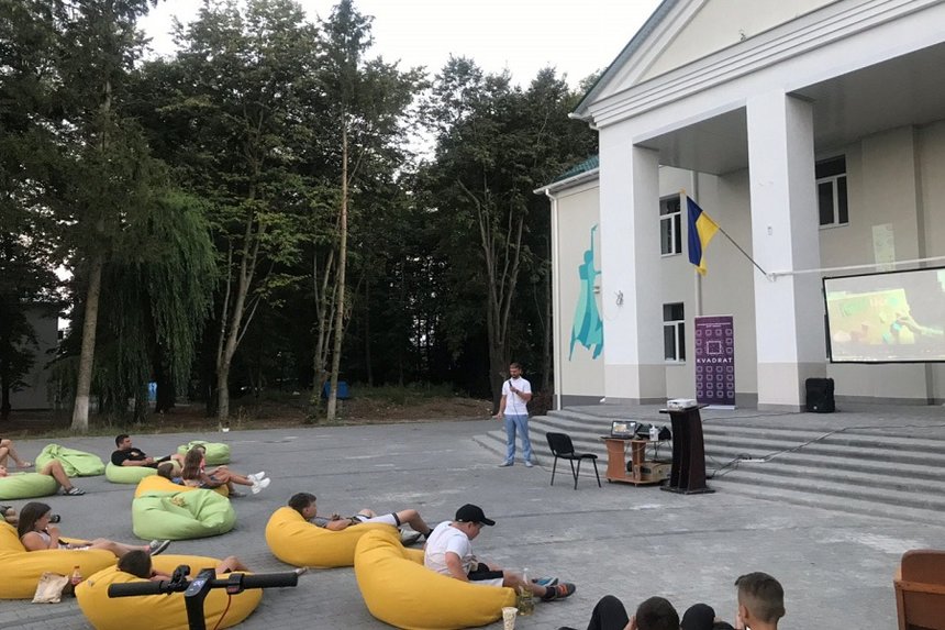 Новини Вінниці / Документальний фільм, який розвінчує деякі міфи про українську мову, показали в ОТГ на Вінниччині