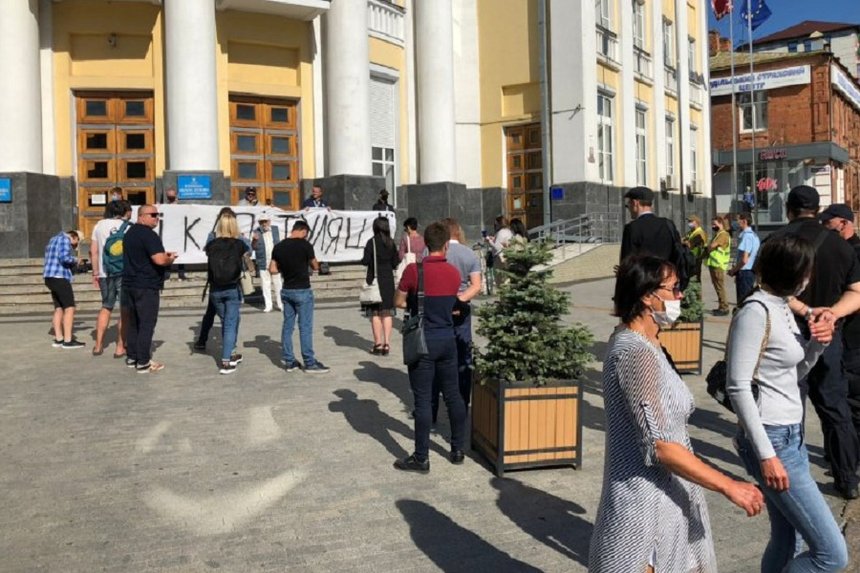 Новини Вінниці / Акція протесту проти спільного з терористами патрулювання української території відбулась у Вінниці 