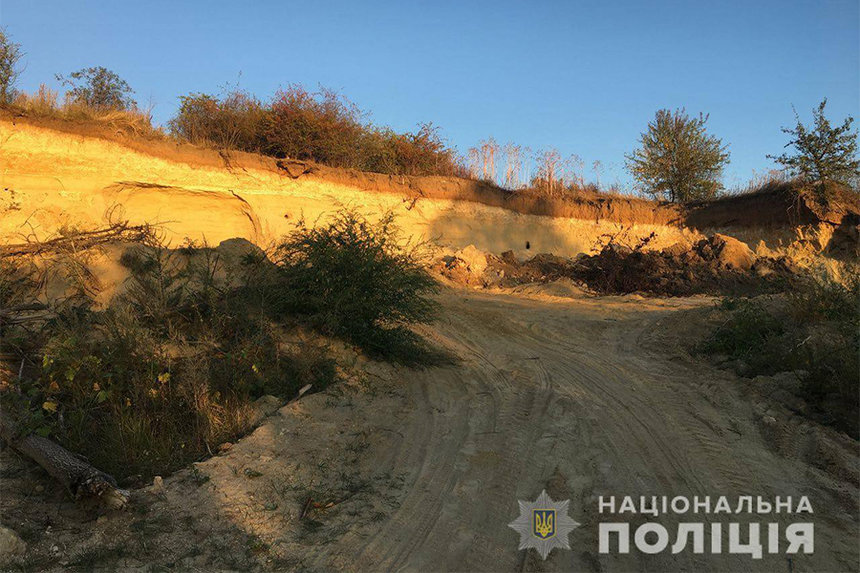 Новини Вінниці / На Вінниччині поліцейські викрили незаконний видобуток піску (ФОТО)