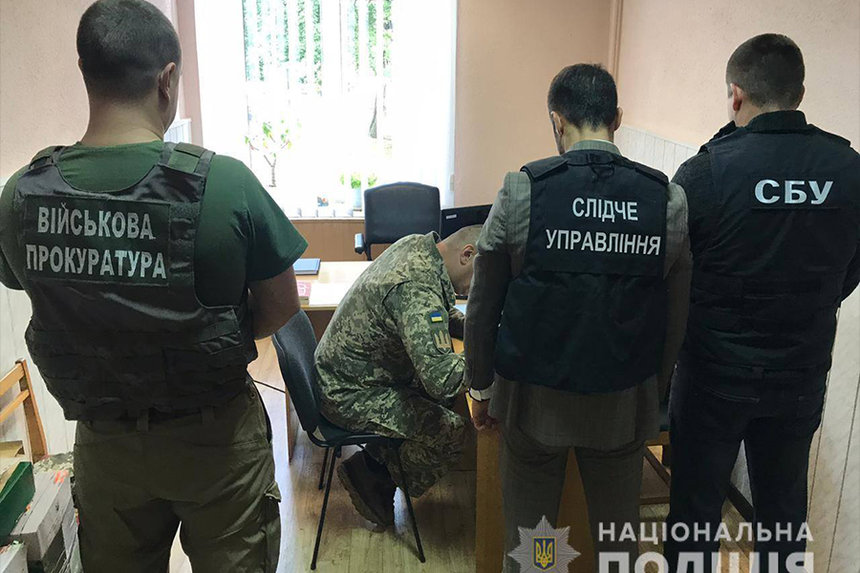 Новини Вінниці / У Вінниці воєнком завдяки підробним документам "відмазав" призовника від військової служби 