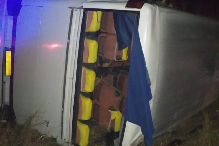 На Вінниччині перекинувся автобус міжнародного сполучення: госпіталізована громадянка Росії / Новости Винницы и области / Інформаційний портал На Париже Новини Вінниці / На Вінниччині перекинувся автобус міжнародного сполучення: госпіталізована громадянка Росії