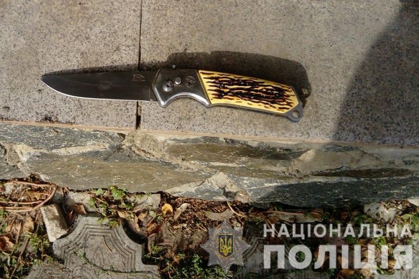 На Вінниччині чоловік раптово підрізав двох односельців: призначено судово-психіатричну експертизу / Новости Винницы и области / Інформаційний портал На Париже Новини Вінниці / На Вінниччині чоловік раптово підрізав двох односельців: призначено судово-психіатричну експертизу