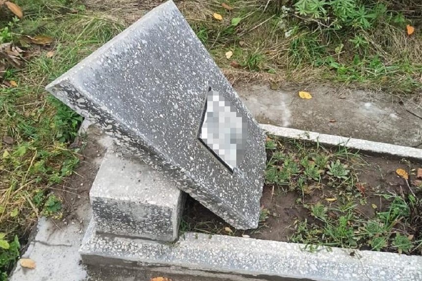 Новини Вінниці / У Літинському районі на Вінниччині молодик розтрощив надгробки 26-ти могил 