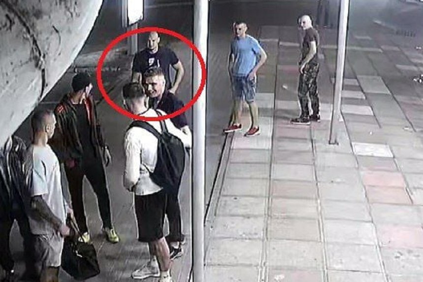 Новини Вінниці / Поліція просить по фото впізнати підозрюваних у пограбуванні вінничанина