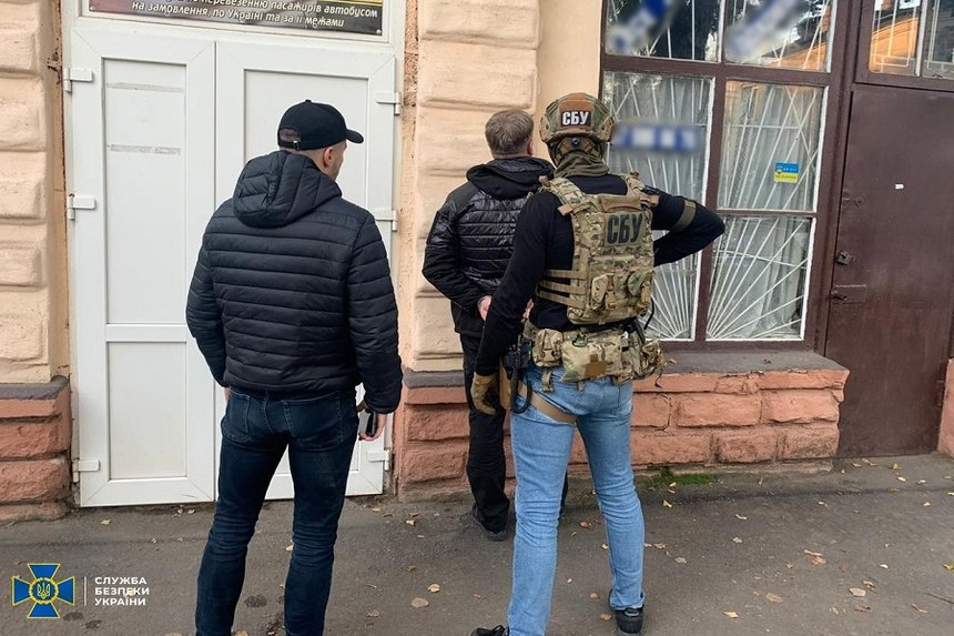 Новини Вінниці / На Вінниччині СБУ заявила про викриття корупційної схеми на митниці: затримали двох посадовців і брокера (ФОТО)