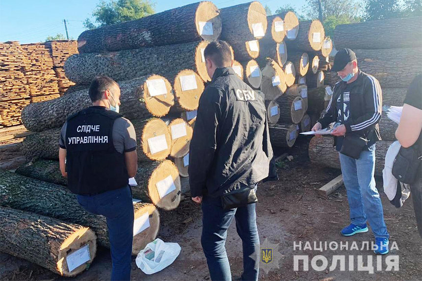 Новини Вінниці / «Поклали око» на ліси Міноборони: на Вінниччині поліція затримала двох лісників