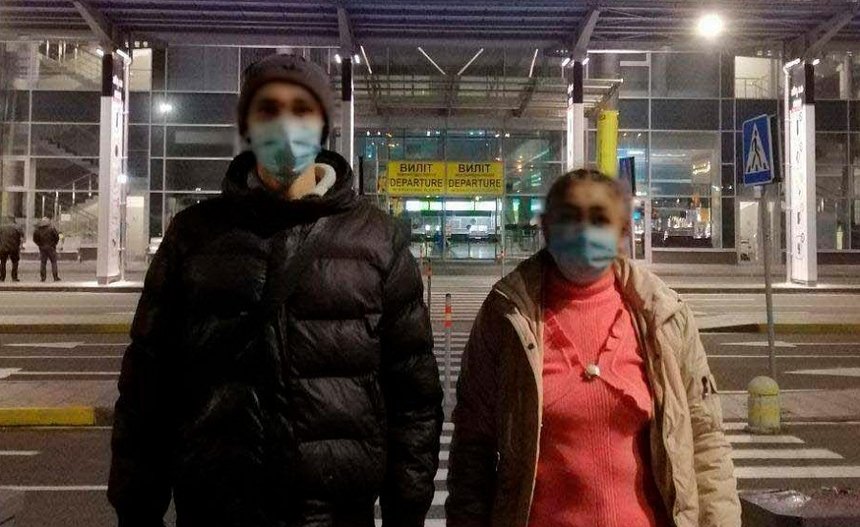 Із Вінниччини видворили двох громадян Узбекистану і заборонили в'їжджати в Україну / Новости Винницы и области / Інформаційний портал На Париже Новини Вінниці / Із Вінниччини видворили двох громадян Узбекистану і заборонили в'їжджати в Україну