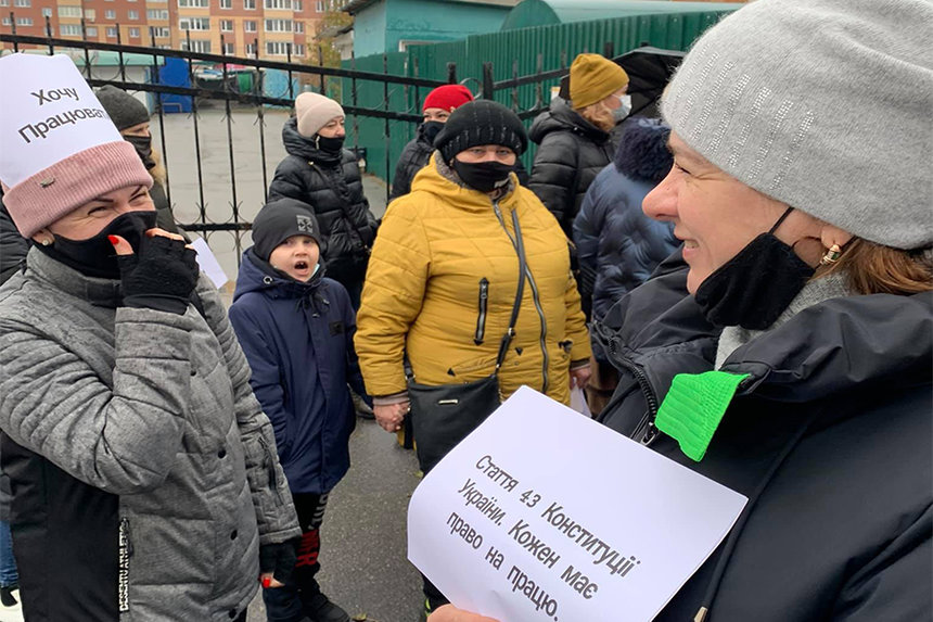 У Вінниці проти карантину вихідного дня протестують торговці з Муніципального ринку / Новости Винницы и области / Інформаційний портал На Париже Новини Вінниці / У Вінниці проти карантину вихідного дня протестують торговці з Муніципального ринку