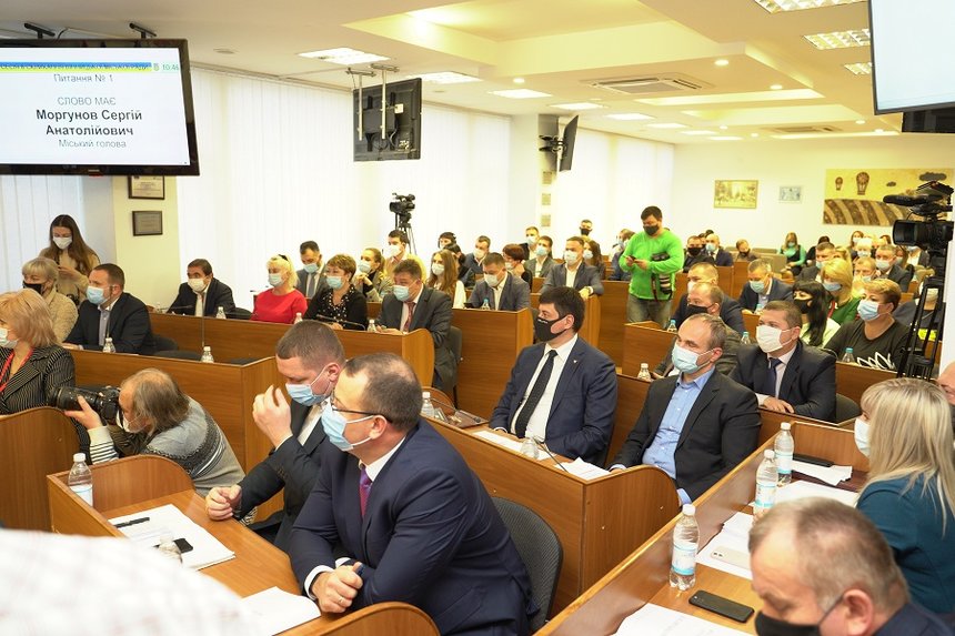 Новини Вінниці / Новообрані депутати Вінницької міськради залишили "старих" заступників міського голови та скоротили виконком 