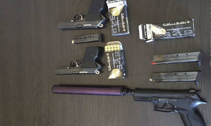 Новини Вінниці / Подробиці гучної справи торговців зброєю: до Вінниці кулемети передавали, маскуючи під взуття